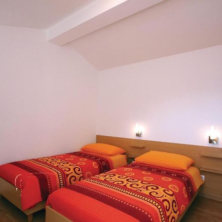 2 Bedroom Awesome Apartment In Пломин Екстериор снимка