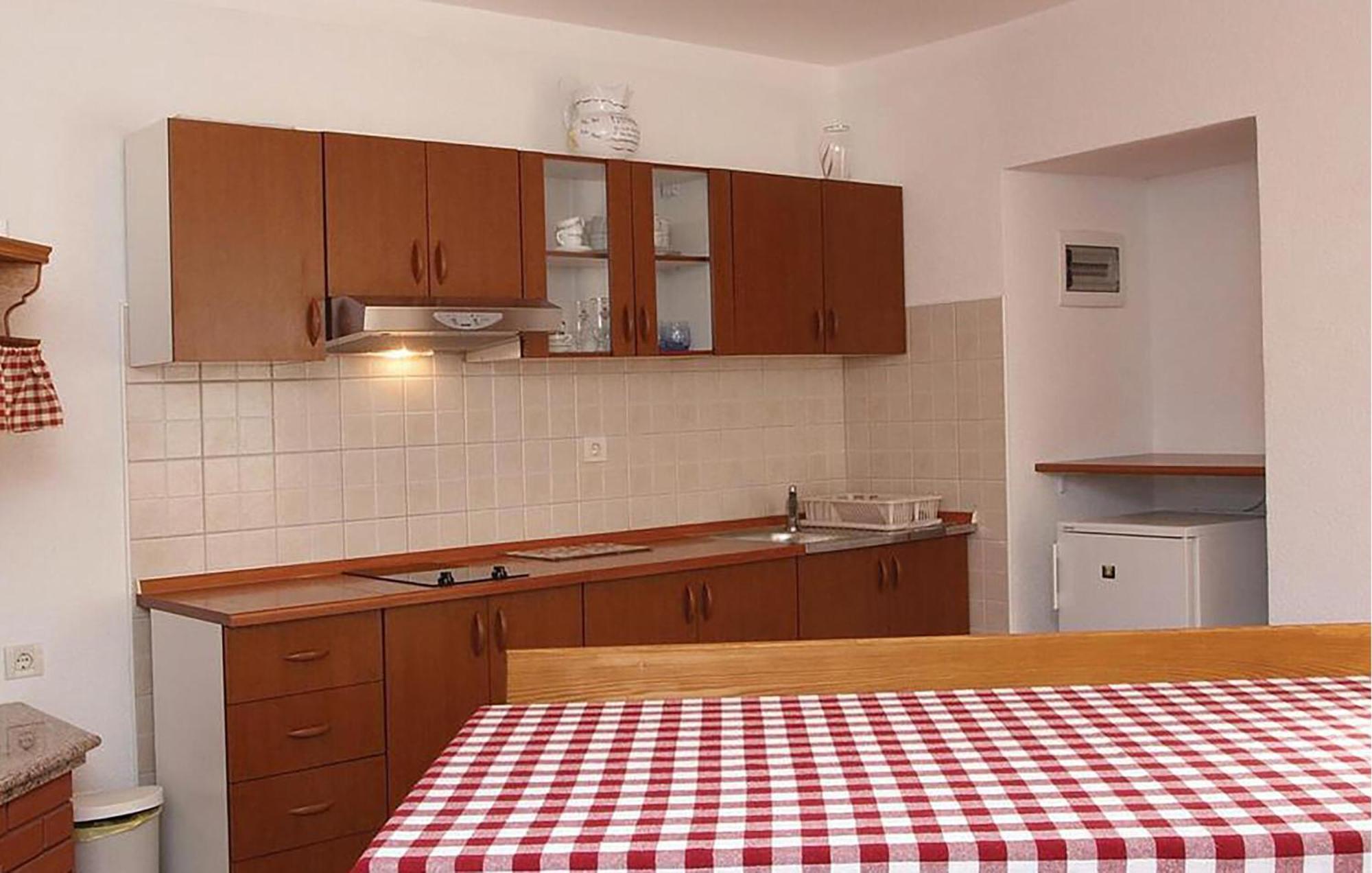 2 Bedroom Awesome Apartment In Пломин Екстериор снимка
